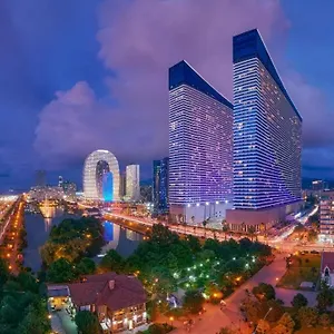 Orbi - Twin Towers Апартаменты